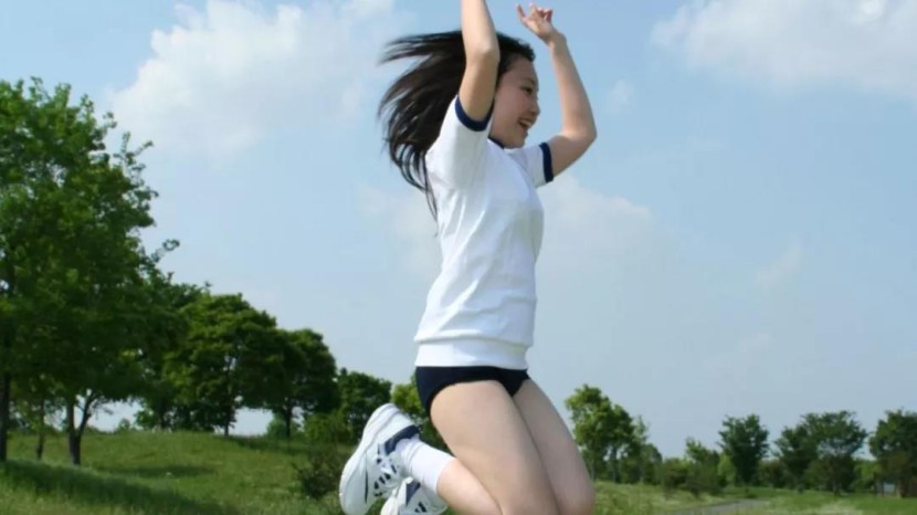 为什么日本女生的体操裤这么短？原来背后有这么个故事…….